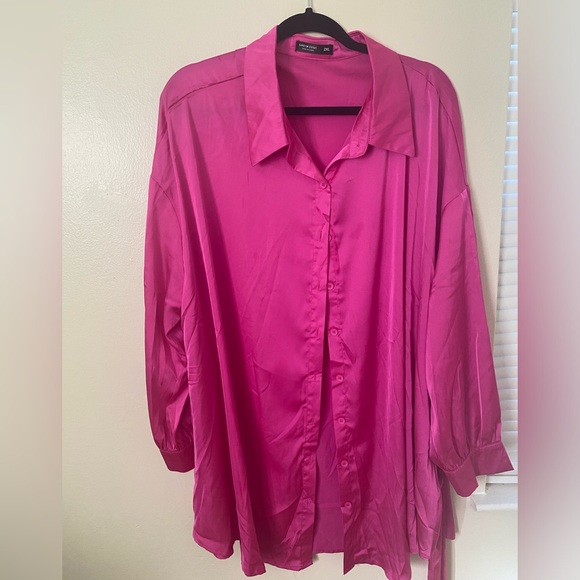 SHEIN CURVY -SILK TOP - Picture 1 of 4